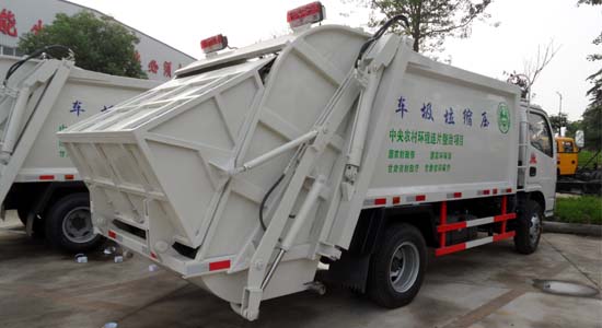 東風(fēng)小霸王壓縮式垃圾車(chē)(國(guó)六)